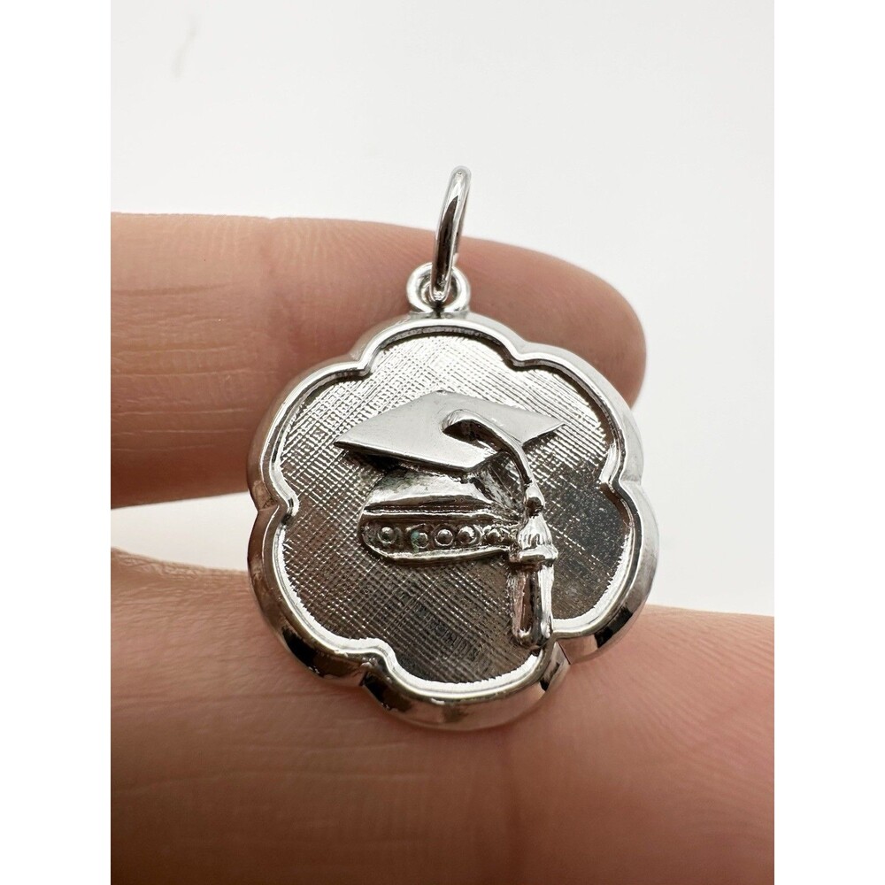 RQC 925 Sterling Silver Vintage Graduation Round Charm Pendant
